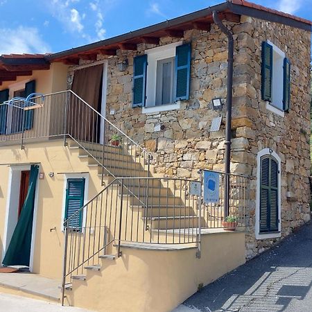 Il Nido Del Viaggiatore Vallebona Luaran gambar