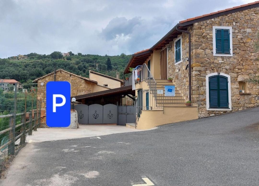 Il Nido Del Viaggiatore Vallebona Luaran gambar